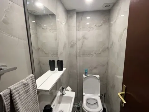 Izdavanje, dvosoban stan, 80m², Budva, Crna Gora - image 10