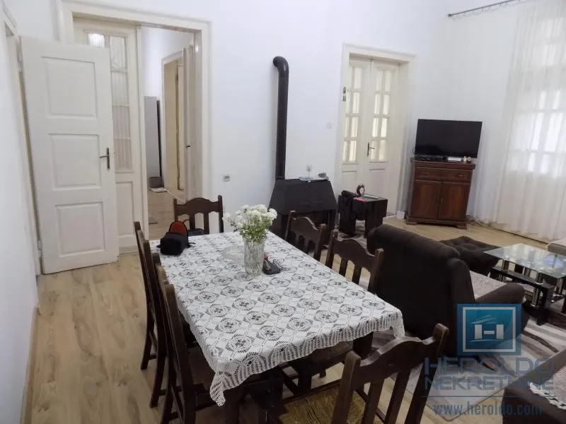 Prodaja, četvorosoban stan, 106m², Ćuprija, Srbija