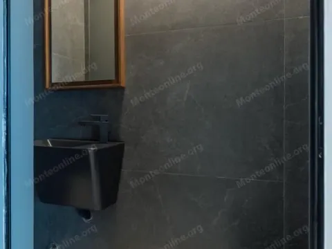 Sale, three bedroom apartment, 191m², Dobrota, Kotor - image 13