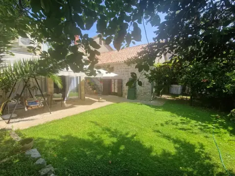 Izdavanje, kuća, 120m², Tivat, Crna Gora - image 3