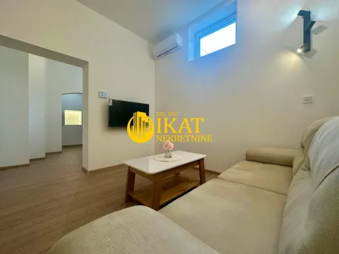 Sale, two bedroom apartment, 49m², Slavija, Vračar Sve Podlokacije - image 2