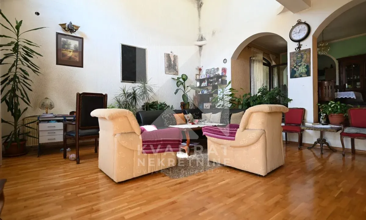 Sale, house, 339m², Zabjelo, Podgorica