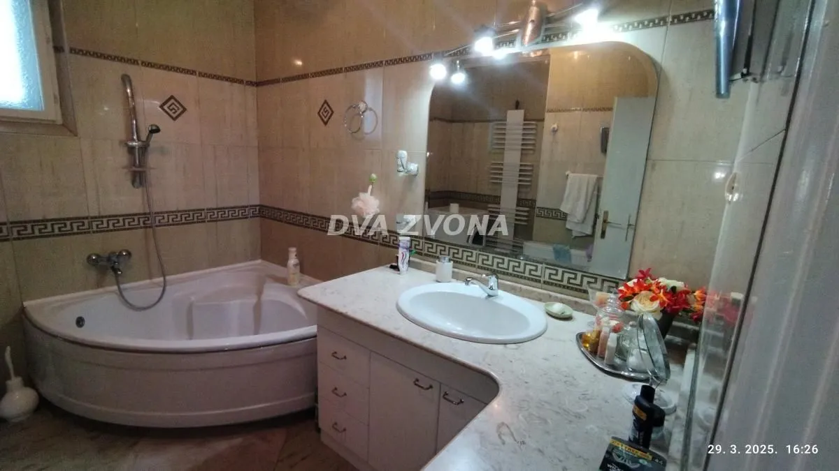 Prodaja, kuća, 274m², Temerin, Novi Sad