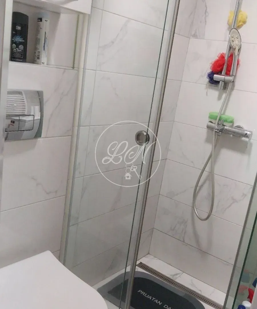 Prodaja, dvosoban stan, 37m², Zemun Centar, Zemun Sve Podlokacije