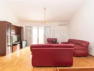 Izdavanje, kuća, 300m², Rogami, Podgorica - image 14