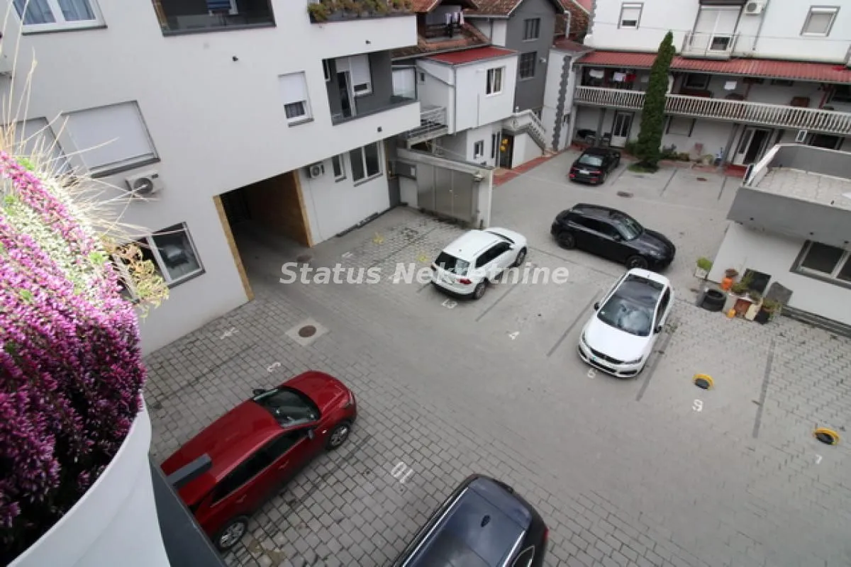 Prodaja, trosoban stan, 62m², Petrovaradin, Novi Sad