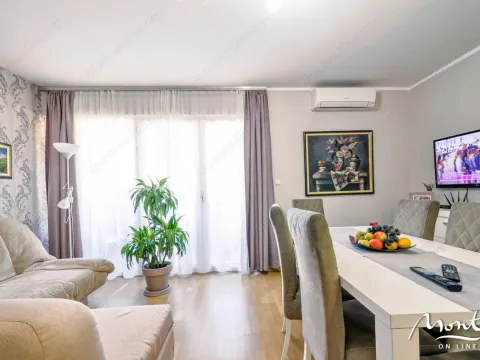 Sale, one bedroom apartment, 50m², Tivat, Crna Gora - image 2