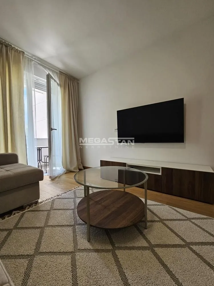 Rent, one bedroom apartment, 45m², Đeram Pijaca, Beograd