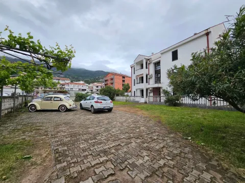 Izdavanje, dvosoban stan, 57m², Budva, Crna Gora - image 22