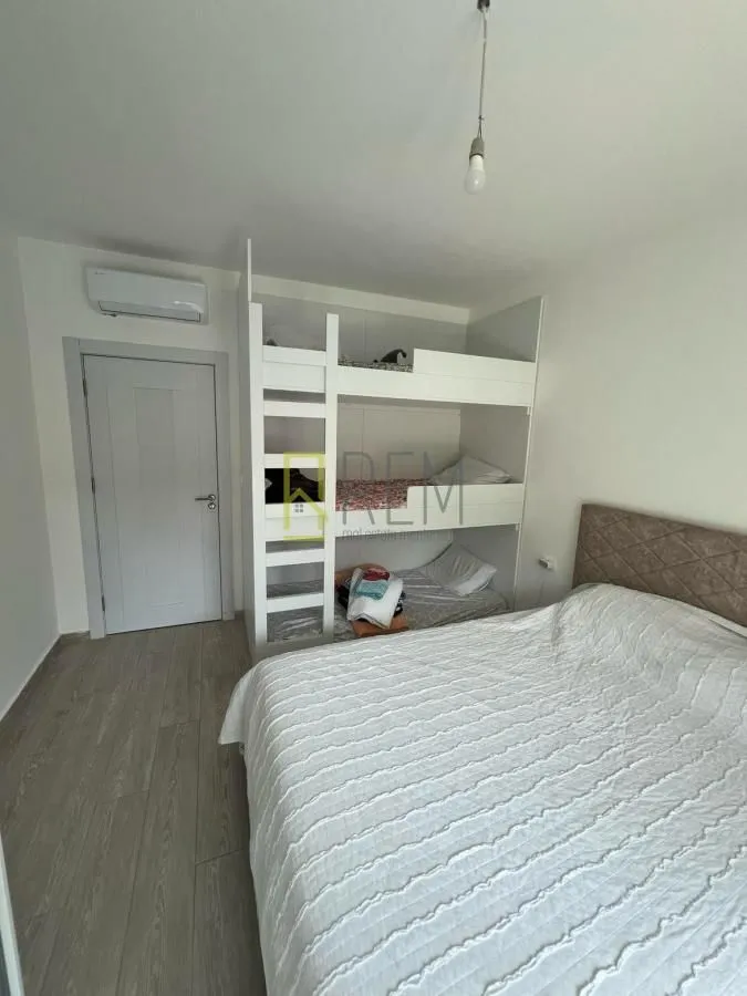 Sale, two bedroom apartment, 90m², Bečići, Budva