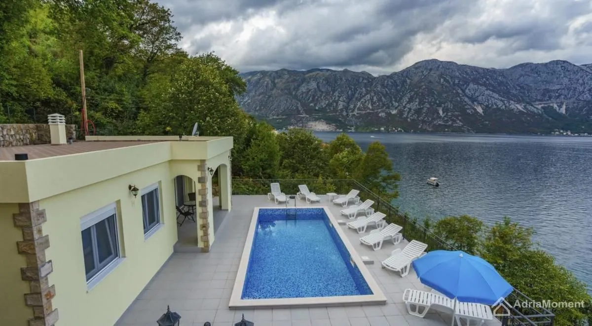 Sale, house, 424m², Kostanjica, Kotor