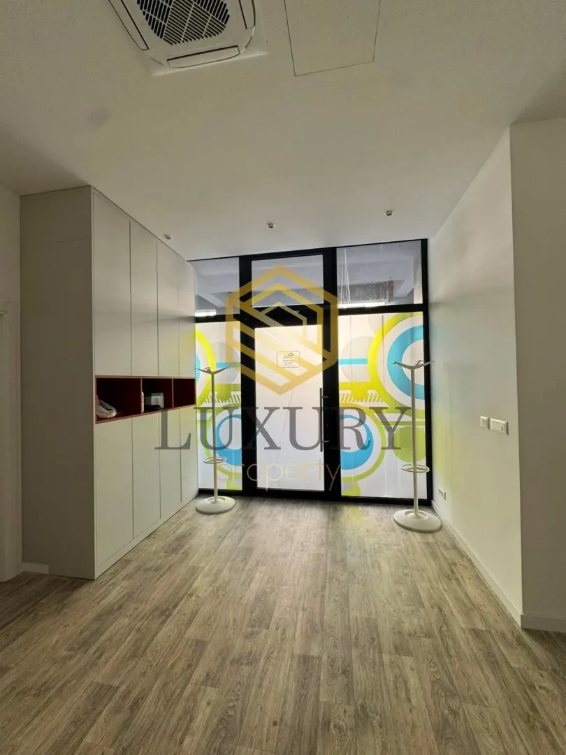 Rent, office space, 140m², Master Kvart, Podgorica