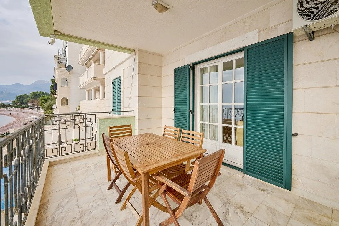Sale, four bedroom apartment, 131m², Sveti Stefan, Budva