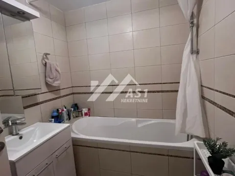 Izdavanje, trosoban stan, 60m², Liman 4, Novi Sad Sve Podlokacije - image 9