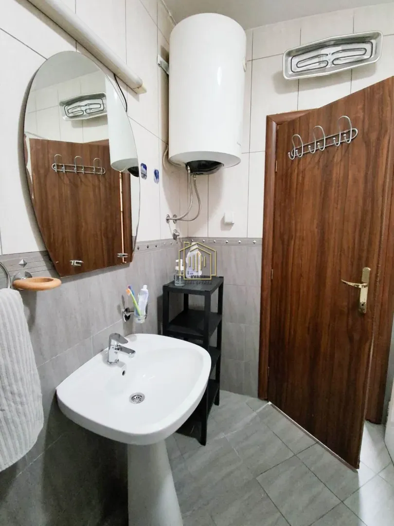 Izdavanje, dvosoban stan, 75m², Blok 9, Podgorica