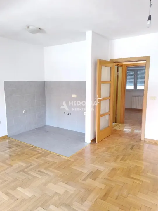 Sale, two bedroom apartment, 43m², Stari Grad, Beograd