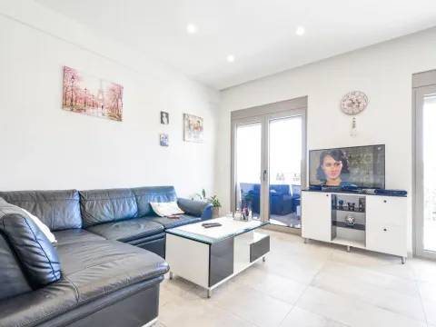 Sale, one bedroom apartment, 57m², Tivat, Crna Gora - image 10