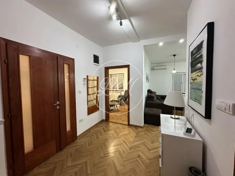 Izdavanje, četvorosoban stan, 79m², Karaburma, Palilula Sve Podlokacije