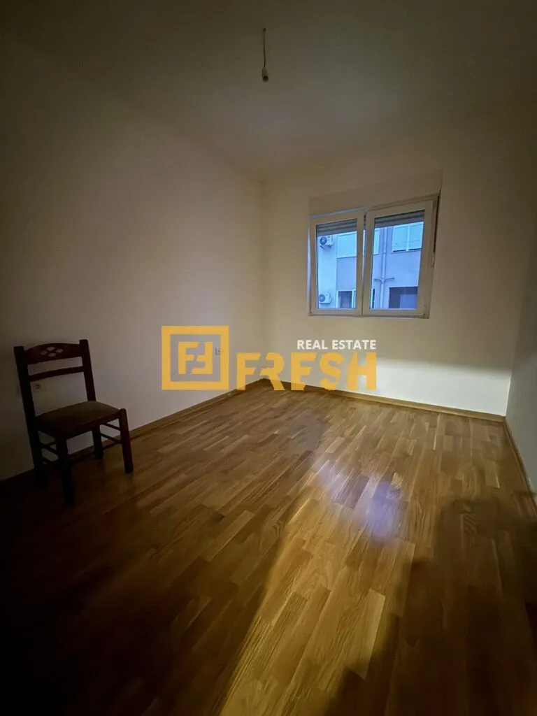 Izdavanje, dvosoban stan, 57m², Tuški Put, Podgorica