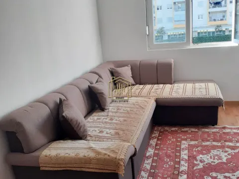 Izdavanje, jednosoban stan, 44m², Stari Aerodrom, Podgorica