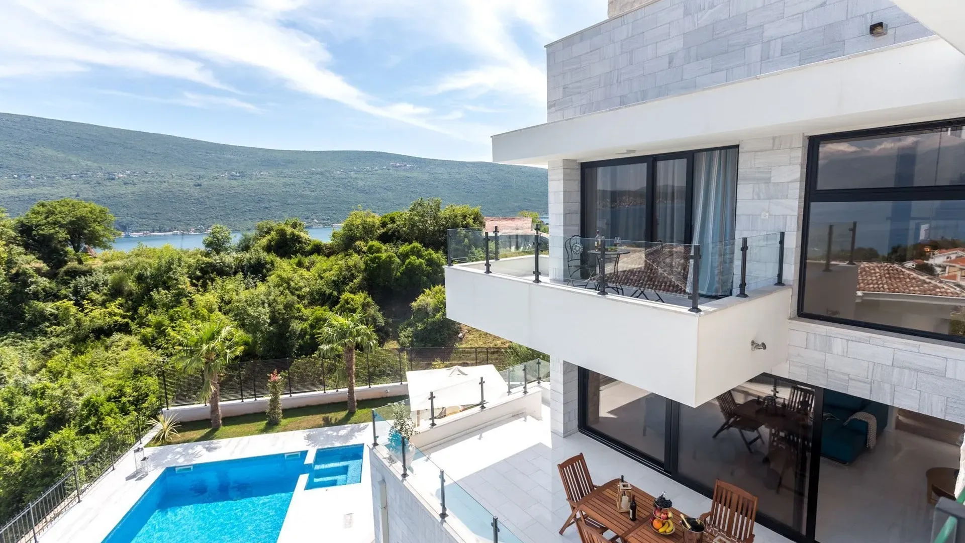 Prodaja, kuća, 360m², Đenovići, Herceg Novi