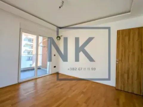 Prodaja, trosoban stan, 112m², Stari Aerodrom, Podgorica - image 9