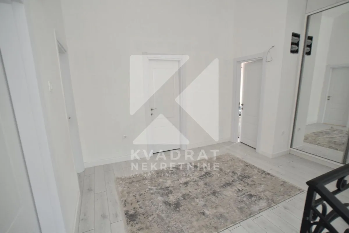 Rent, house, 240m², Kuće Rakića, Podgorica