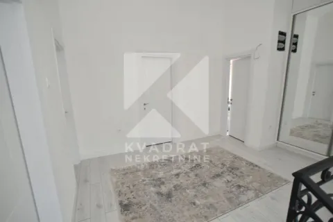 Rent, house, 240m², Kuće Rakića, Podgorica - image 27