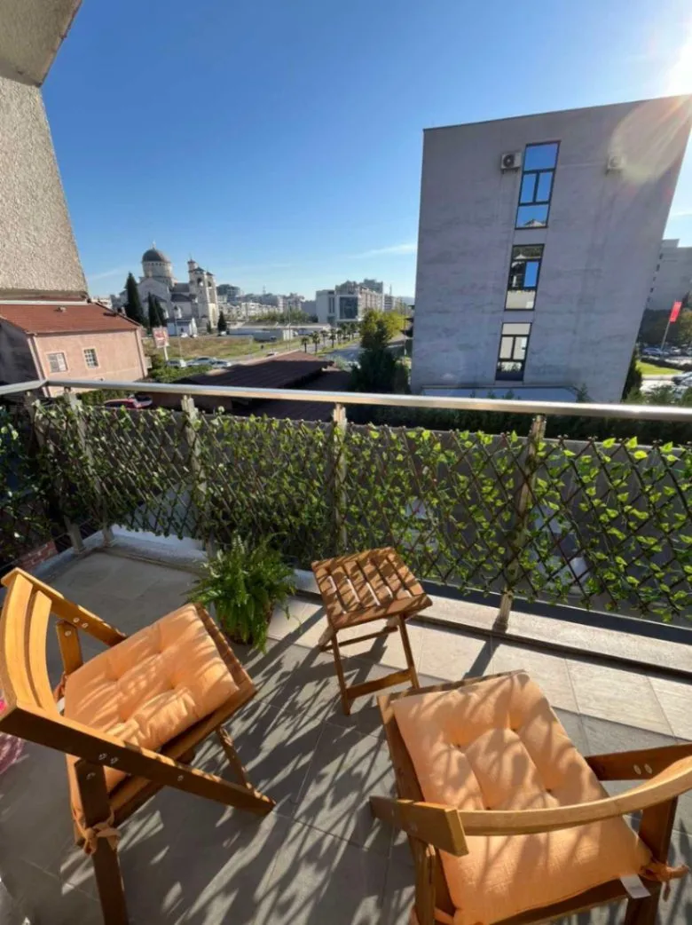 Izdavanje, dvosoban stan, 60m², Dalmatinska ulica, Podgorica