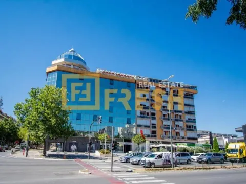 Izdavanje, poslovni prostor, 270m², Preko Morače, Podgorica