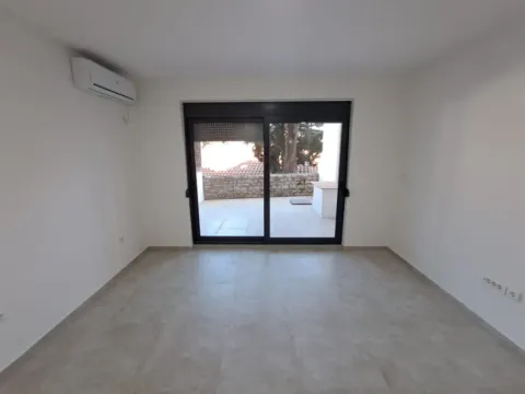 Prodaja, jednosoban stan, 45m², Centar, Budva - image 5