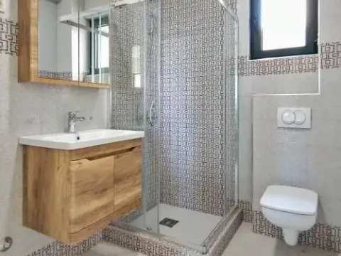 Sale, two bedroom apartment, 81m², Bečići, Budva - image 1
