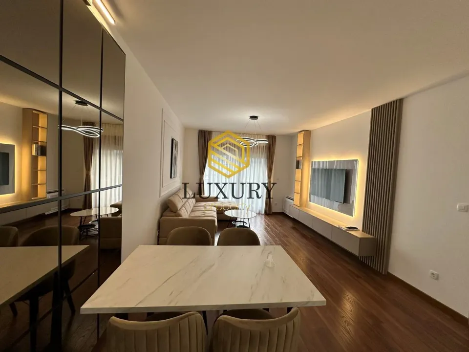 Izdavanje, dvosoban stan, 72m², Master Kvart, Podgorica
