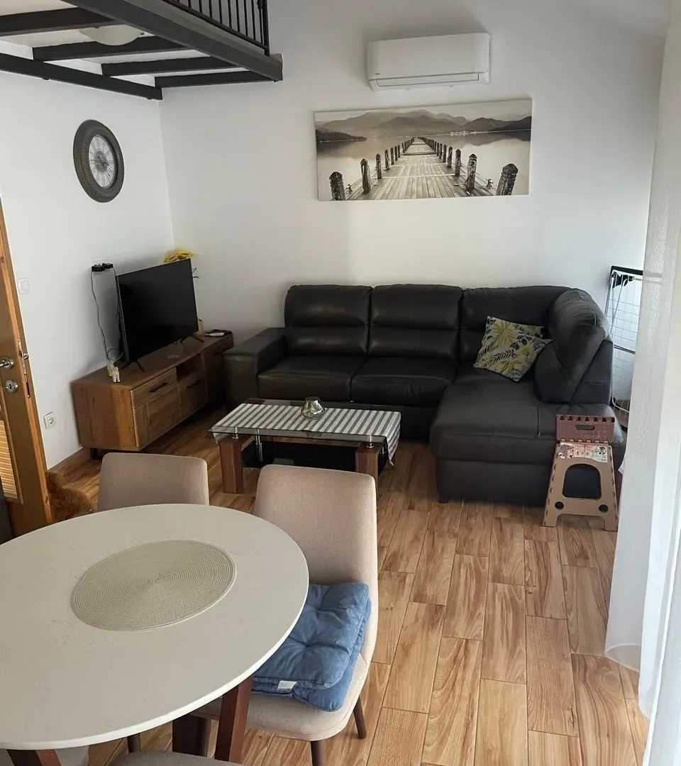 Rent, one bedroom apartment, 45m², Centar, Tivat