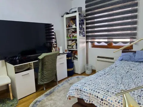 Prodaja, trosoban stan, 120m², Tološka šuma, Podgorica - image 11