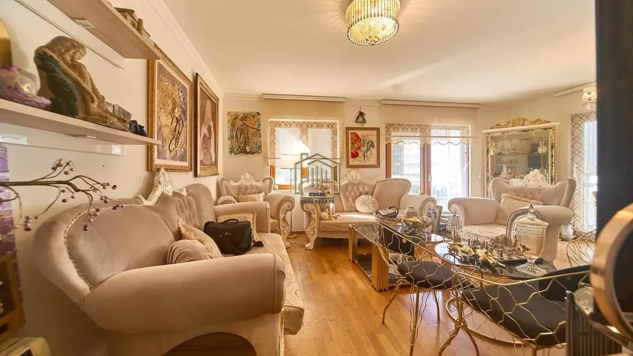 Prodaja, trosoban stan, 120m², Tološi, Podgorica