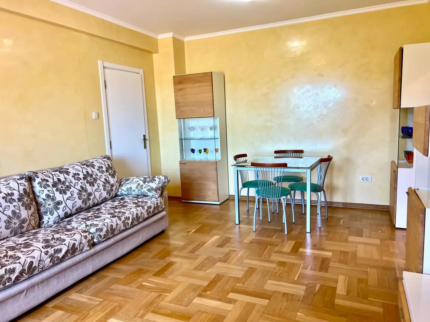 Prodaja, trosoban stan, 102m², Petrovac, Budva