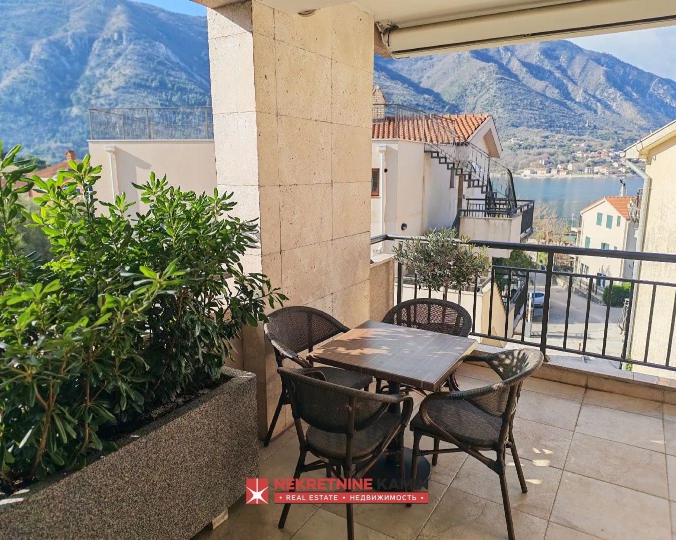 Prodaja, trosoban stan, 114m², Dobrota, Kotor
