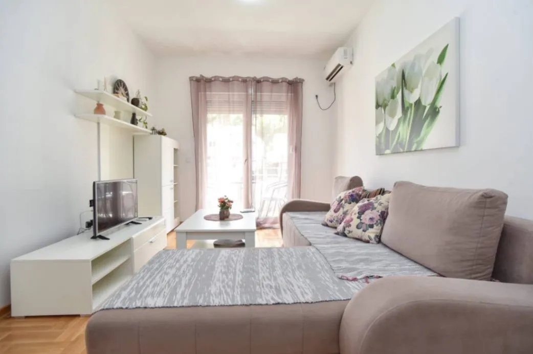 Rent, apartment, 60m², Maslinjak, Budva