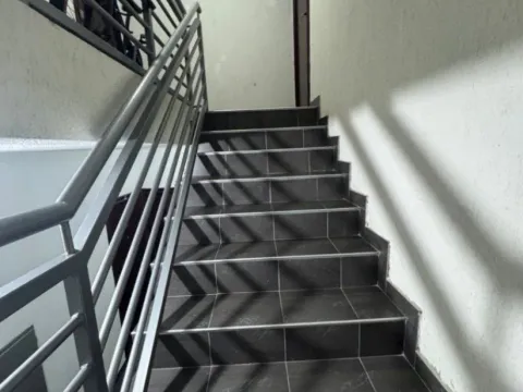 Izdavanje, dvosoban stan, 58m², Momišići, Podgorica - image 11