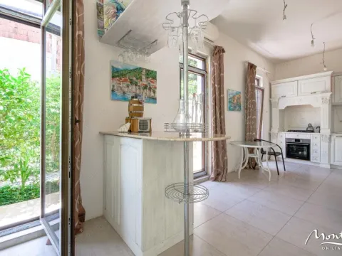 Prodaja, kuća, 316m², Tivat, Crna Gora - image 7