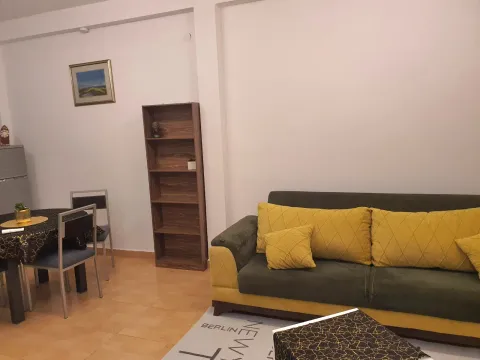 Rent, apartment, 80m², Budva, Crna Gora - image 1