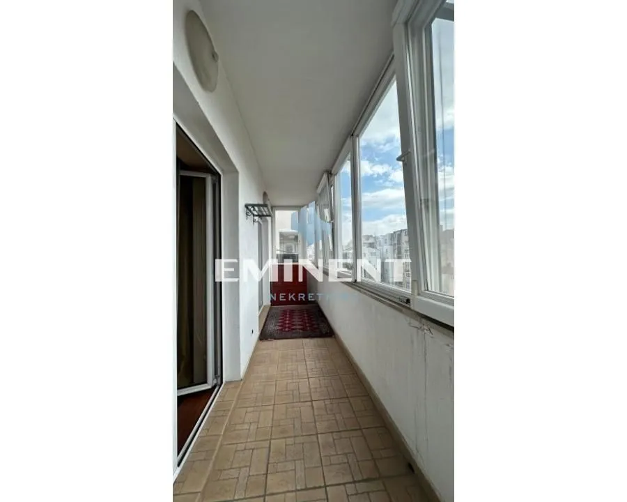 Izdavanje, trosoban stan, 140m², Stari Grad, Beograd