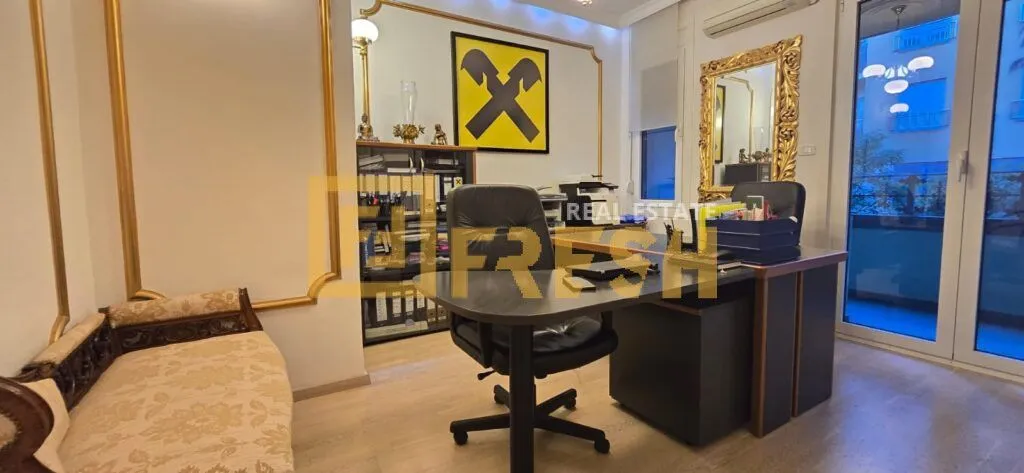 Izdavanje, poslovni prostor, 40m², Centar, Podgorica