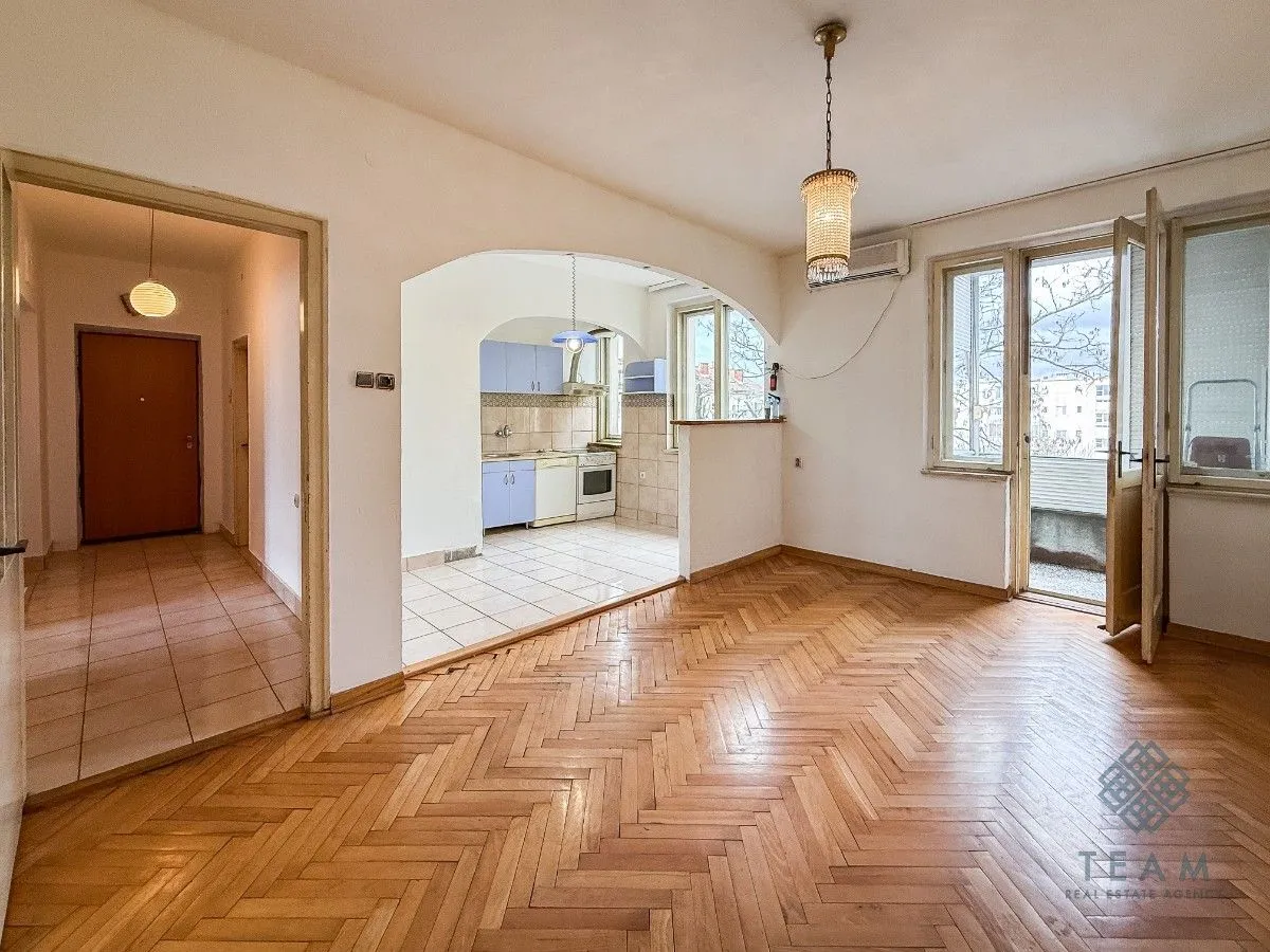 Prodaja, dvosoban stan, 90m², Centar, Podgorica