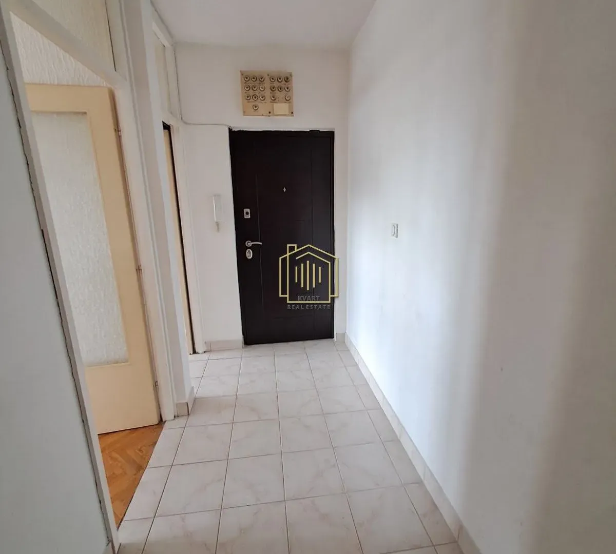 Prodaja, jednosoban stan, 47m², Baston, Podgorica
