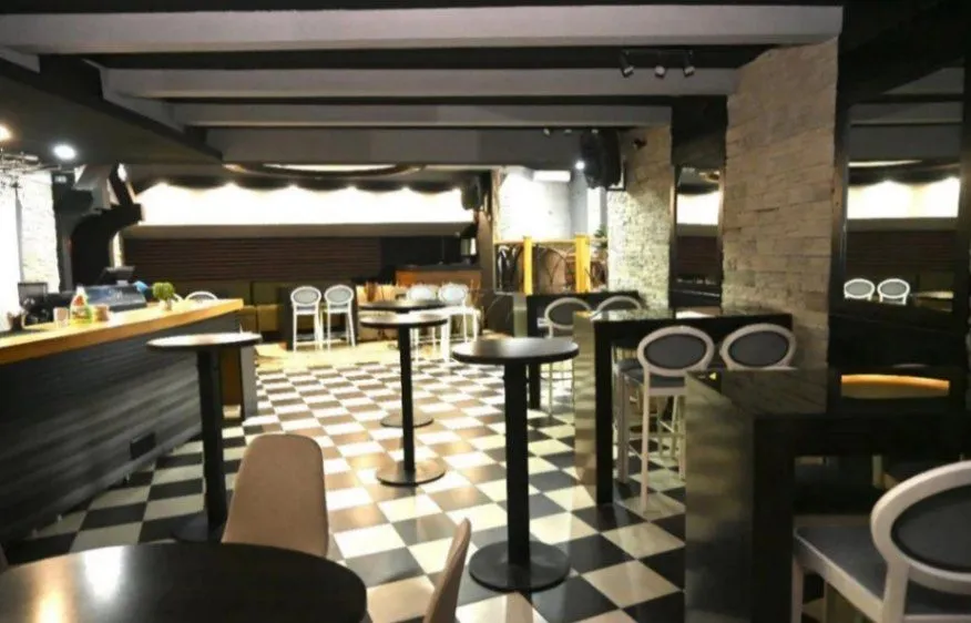 Izdavanje, poslovni prostor, 162m², Centar, Podgorica