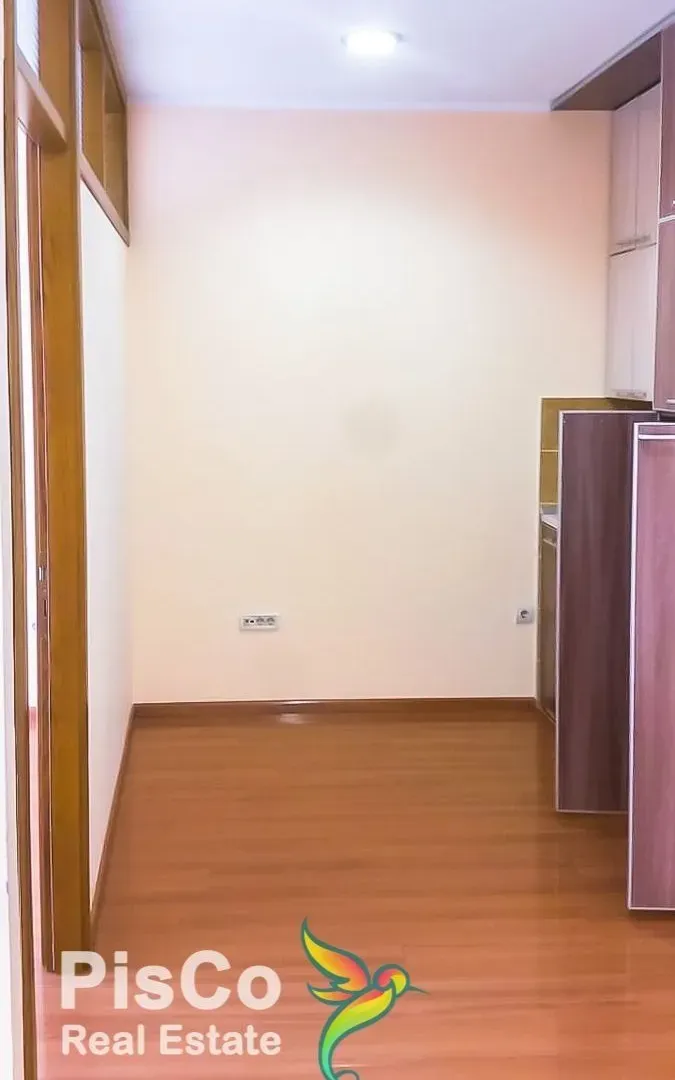 Izdavanje, poslovni prostor, 42m², Centar, Podgorica