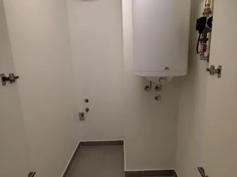 Izdavanje, trosoban stan, 73m², Savski Venac, Beograd - image 5