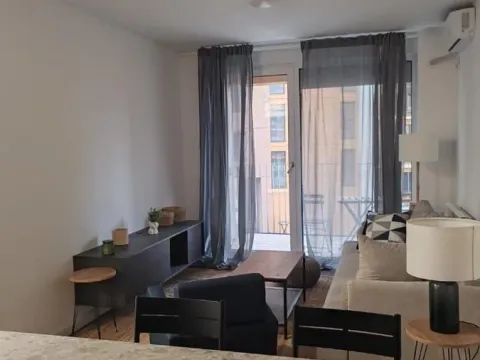 Rent, two bedroom apartment, 44m², Kragujevac, Srbija - image 1